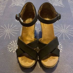 Toms Wedges